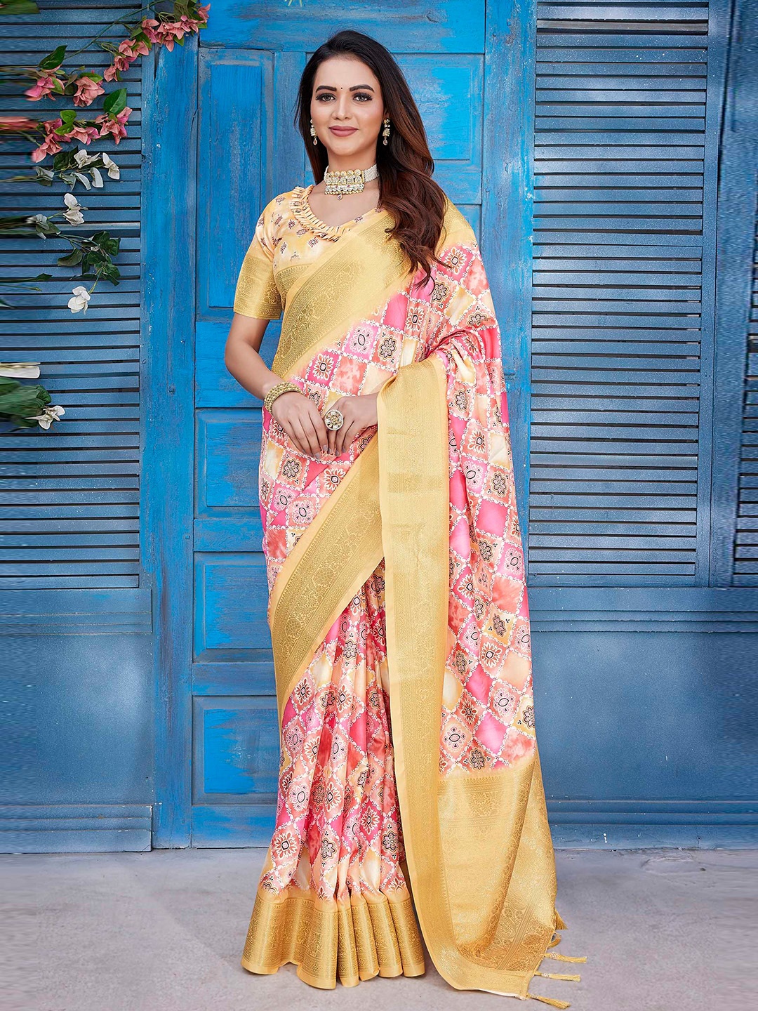 

Mitera Yeelow Ethnic Motifs Printed Zari Banarasi Saree, Yellow