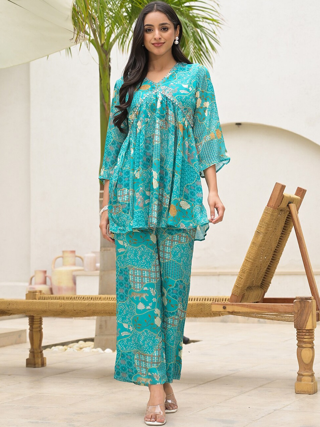 

Divena Floral Printed V-Neck Top With Trousers, Turquoise blue