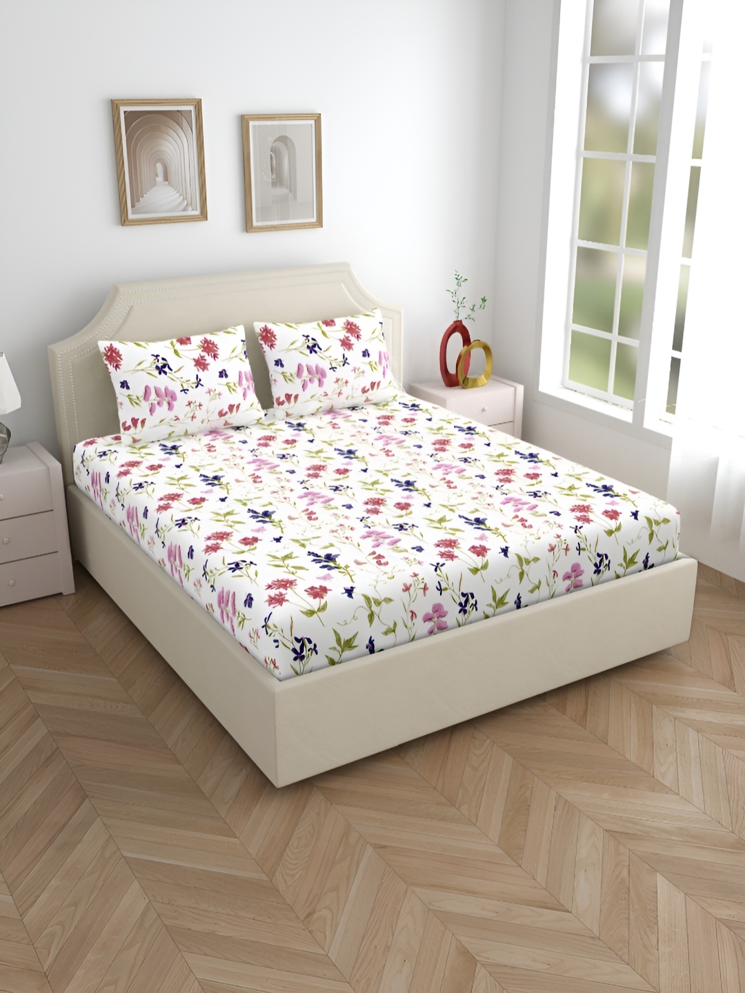 

Home Ecstasy White & Pink Floral 140 TC Cotton King Bedsheet with 2 Pillow Covers