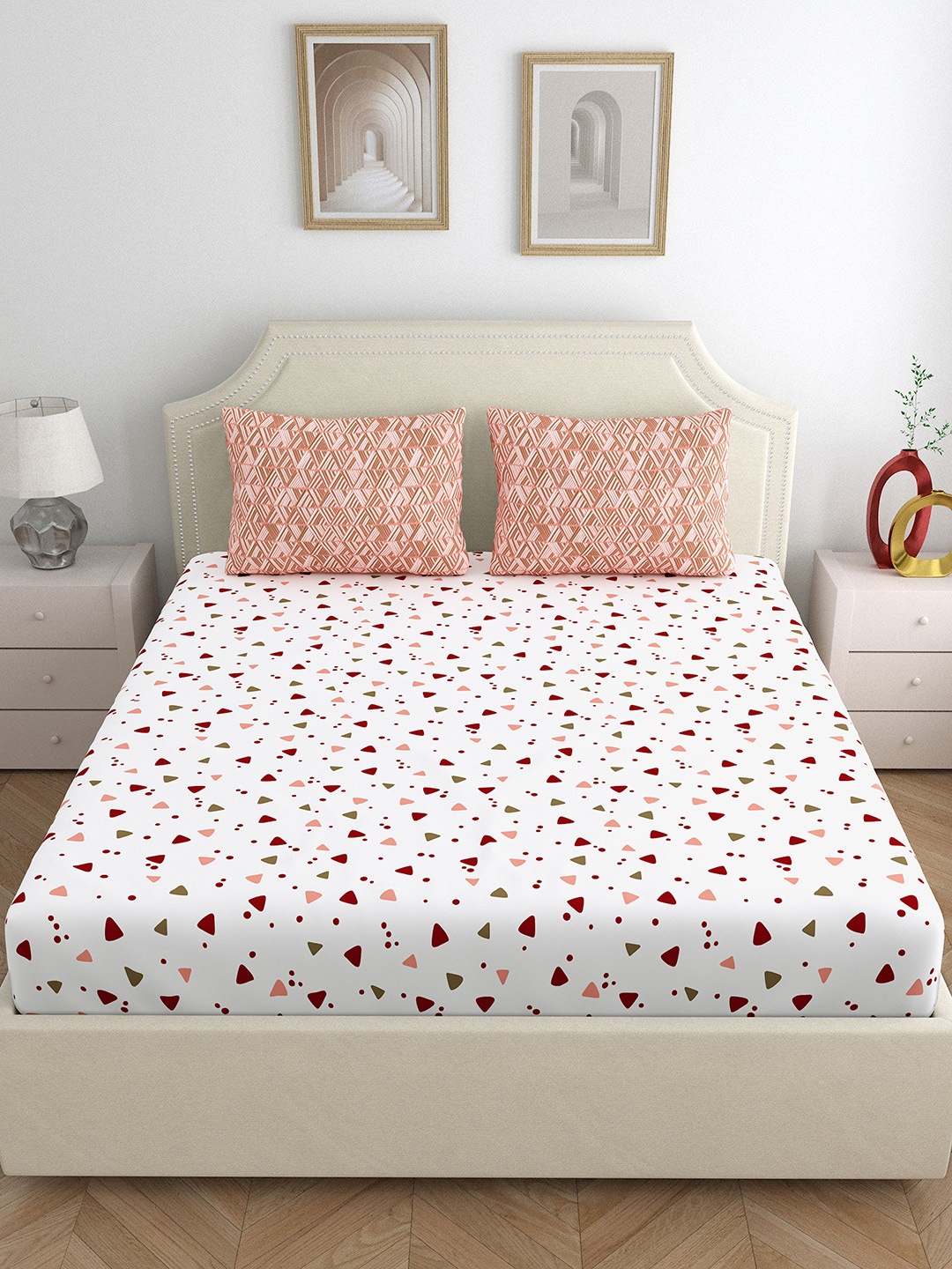 

Home Ecstasy Peach-Coloured & White 140 TC Cotton Queen Bedsheet with 2 Pillow Covers