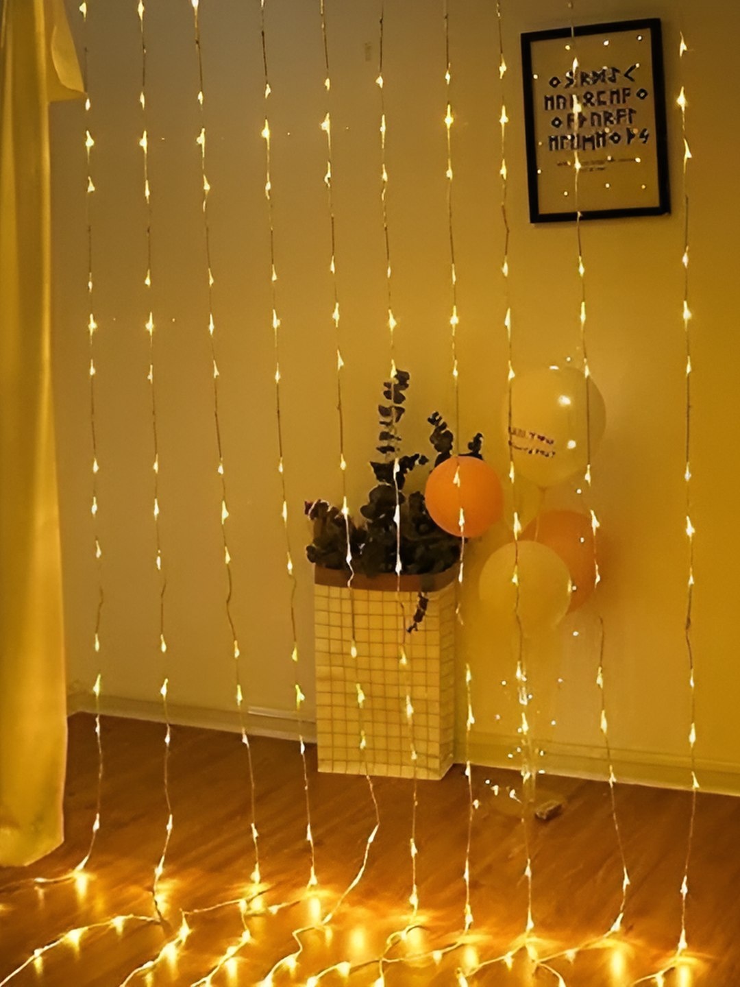 

Tip 'n' Top Yellow Steady Strip Rice Glass Light