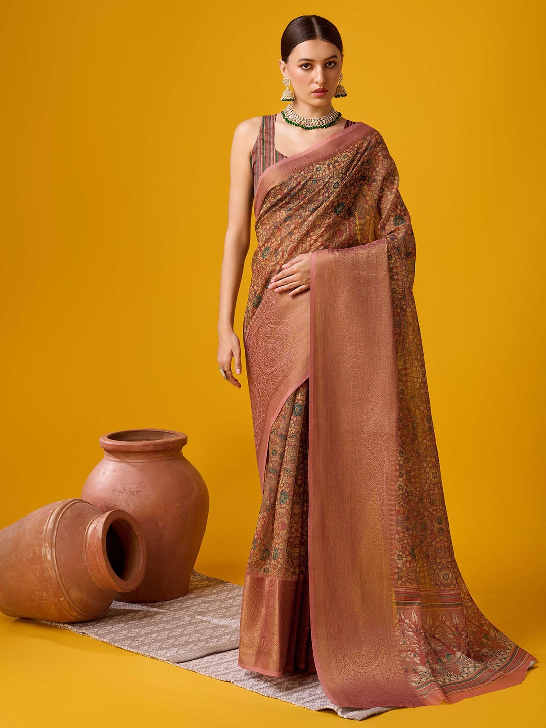 

Mitera Peach Coloured Floral Printed Zari Saree