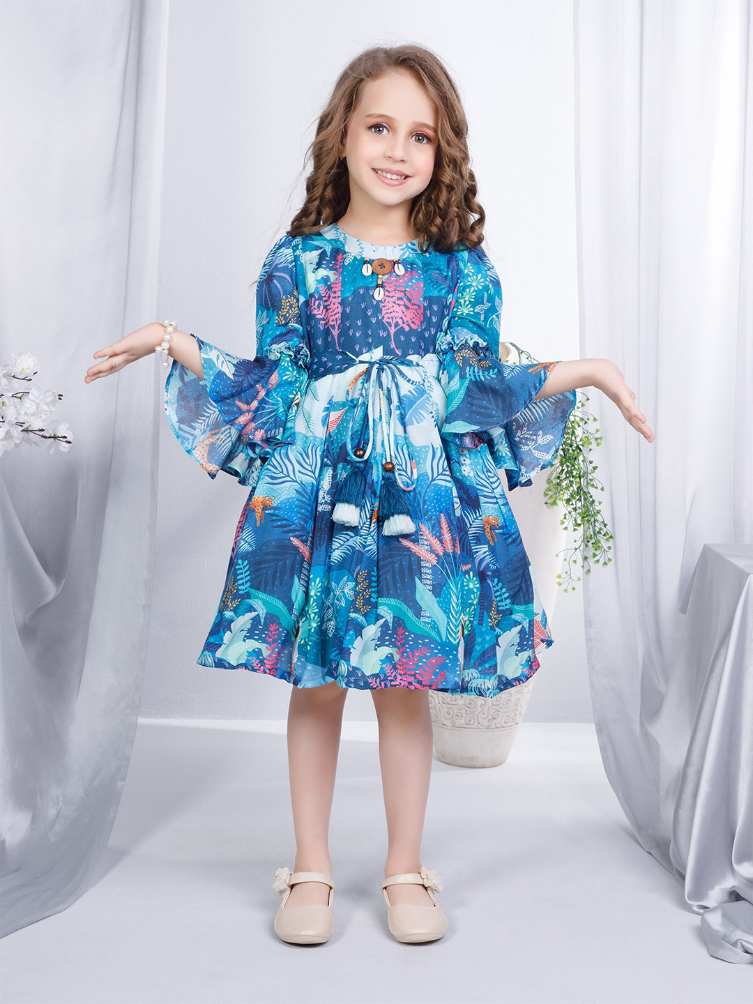 

Peppermint Round Neck Floral Print Bell Sleeve Fit & Flare Dress, Blue