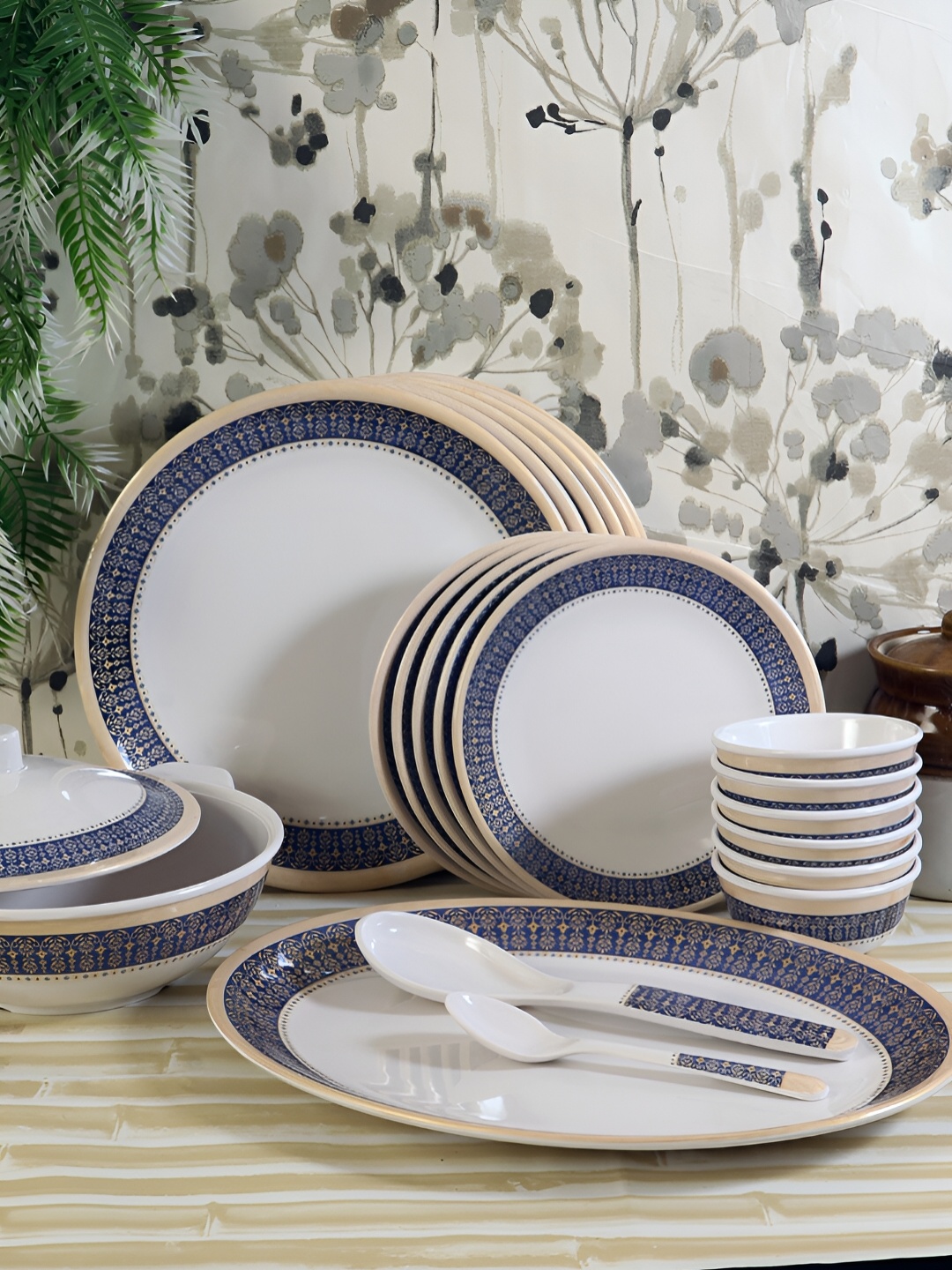 

Aura White & Pieces Printed Melamine Glossy Dinner Set