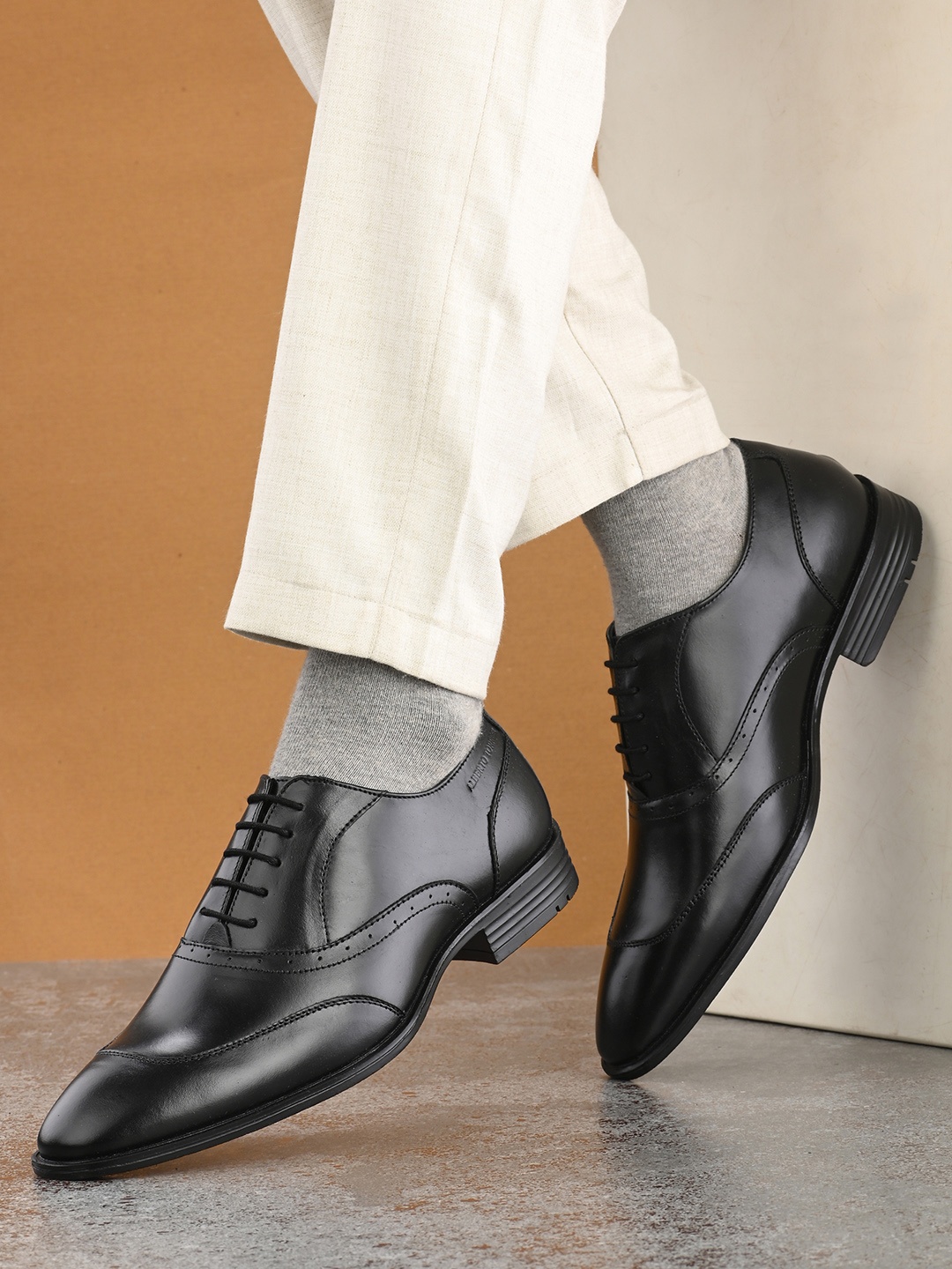 Alberto Torresi Men Textured Formal Oxfords, Black