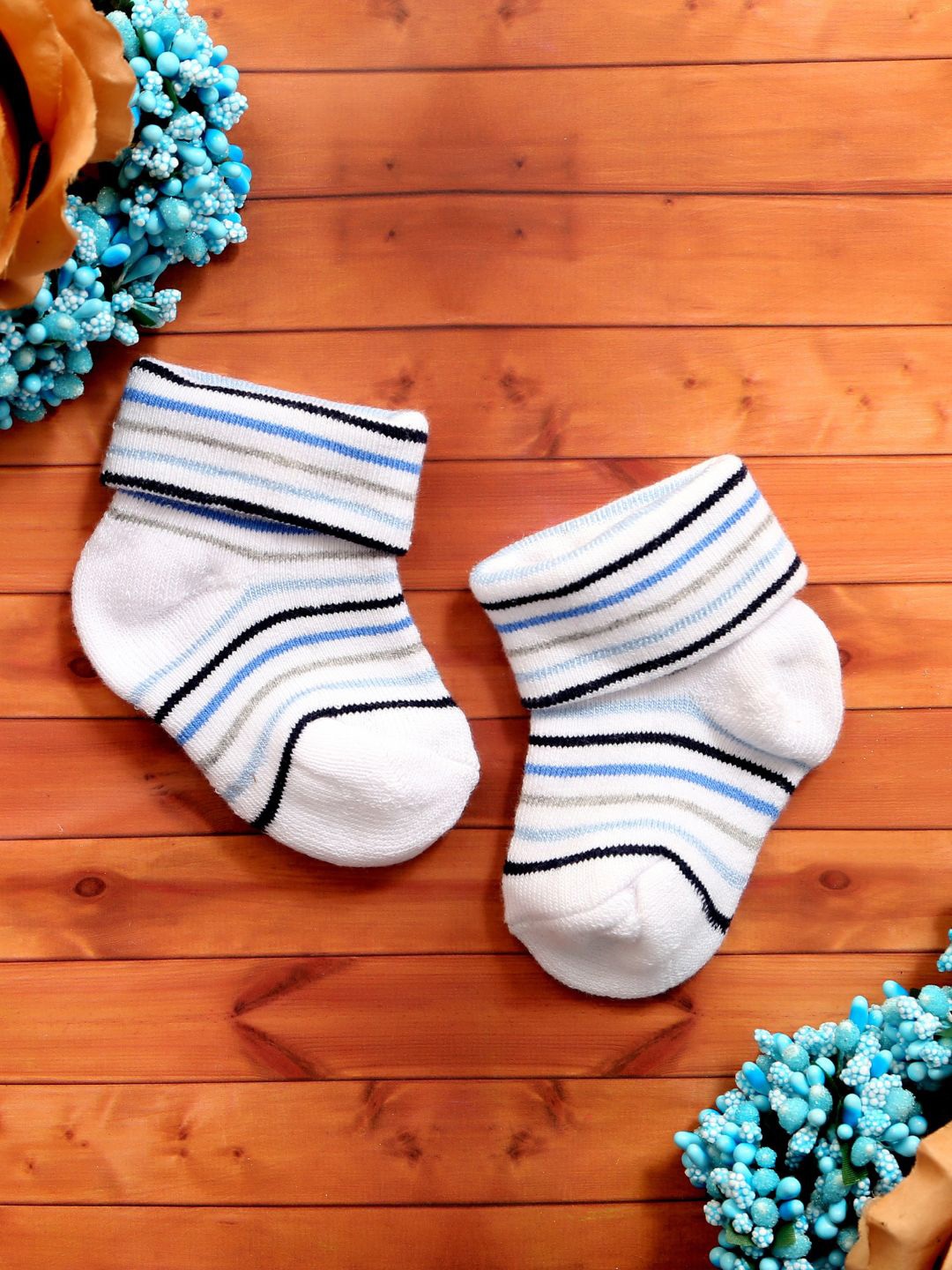 

N2S NEXT2SKIN Infants Pack Of 3 Striped Cotton Ankle-Length Socks, White