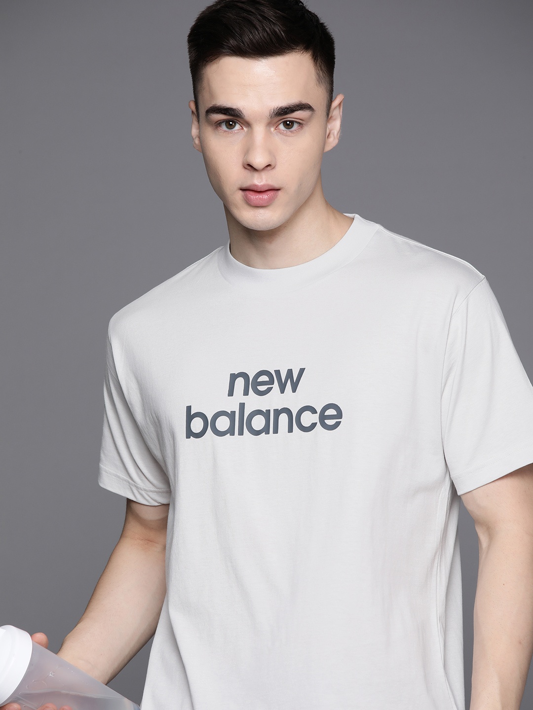 

New Balance Unisex Linear Logo Relaxed T-shirt, Grey