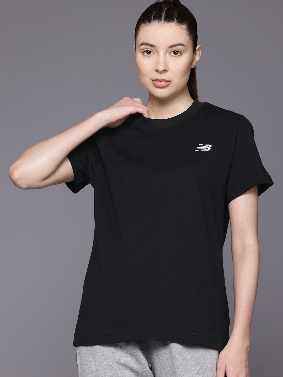 

New Balance Women Jersey Small Logo T-Shirt, Black