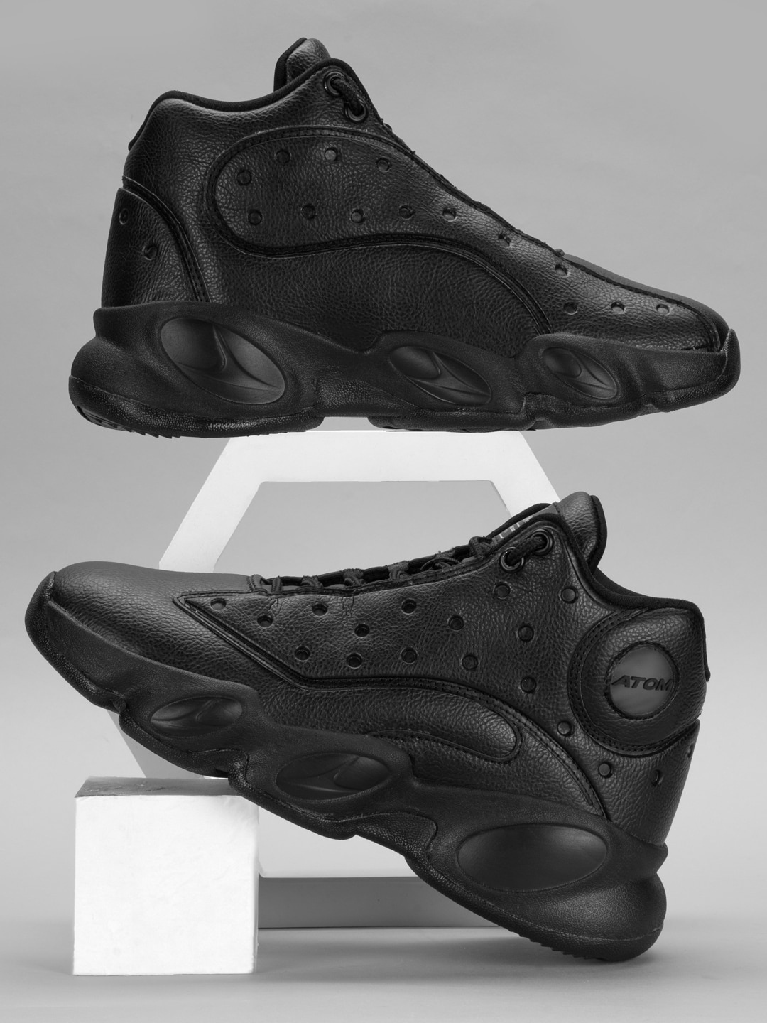 

Atom Men Textured Sneakers, Black