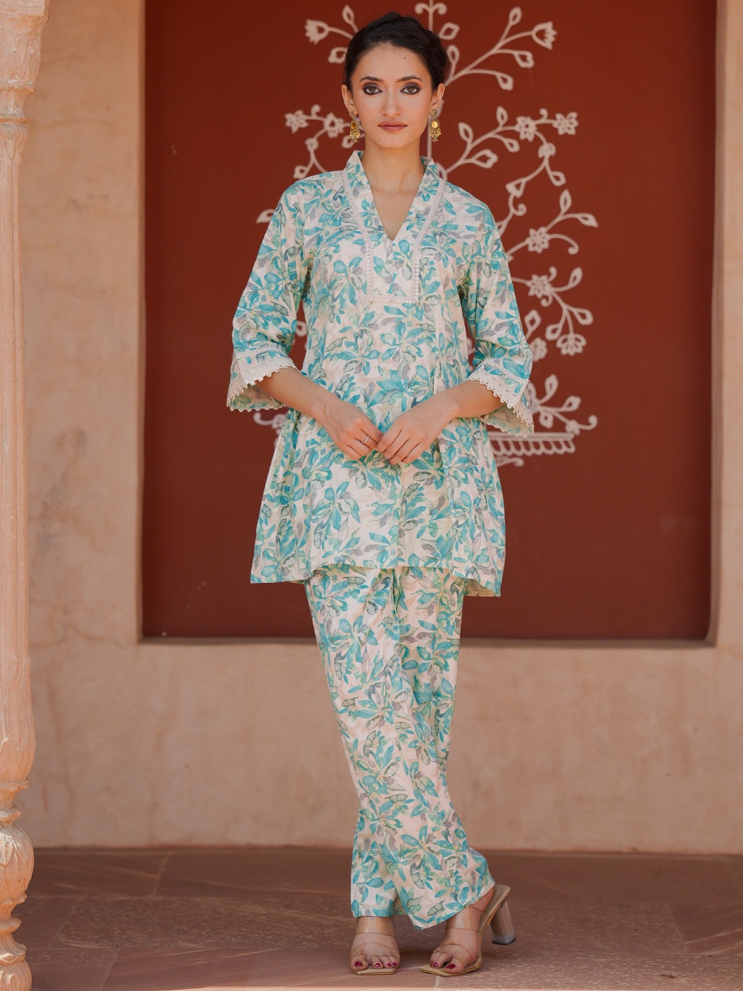 

Libas Turquoise Blue Floral Printed Tunic With Trousers