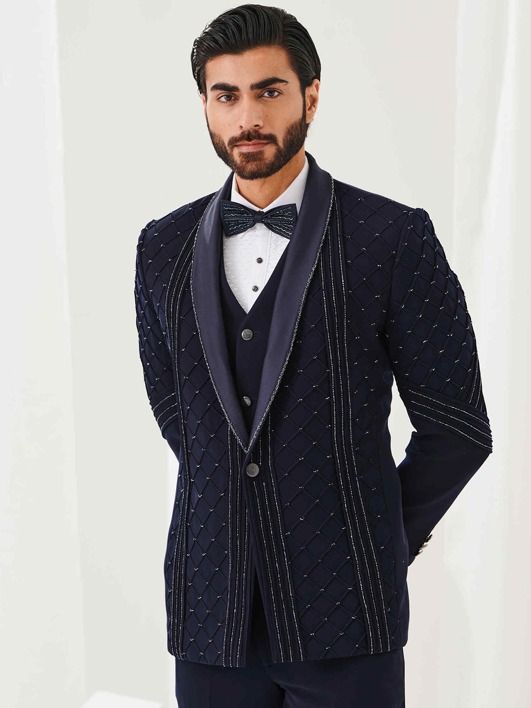 

Denis Parkar Men Embroidered 5-Piece Tuxedo Suit, Navy blue