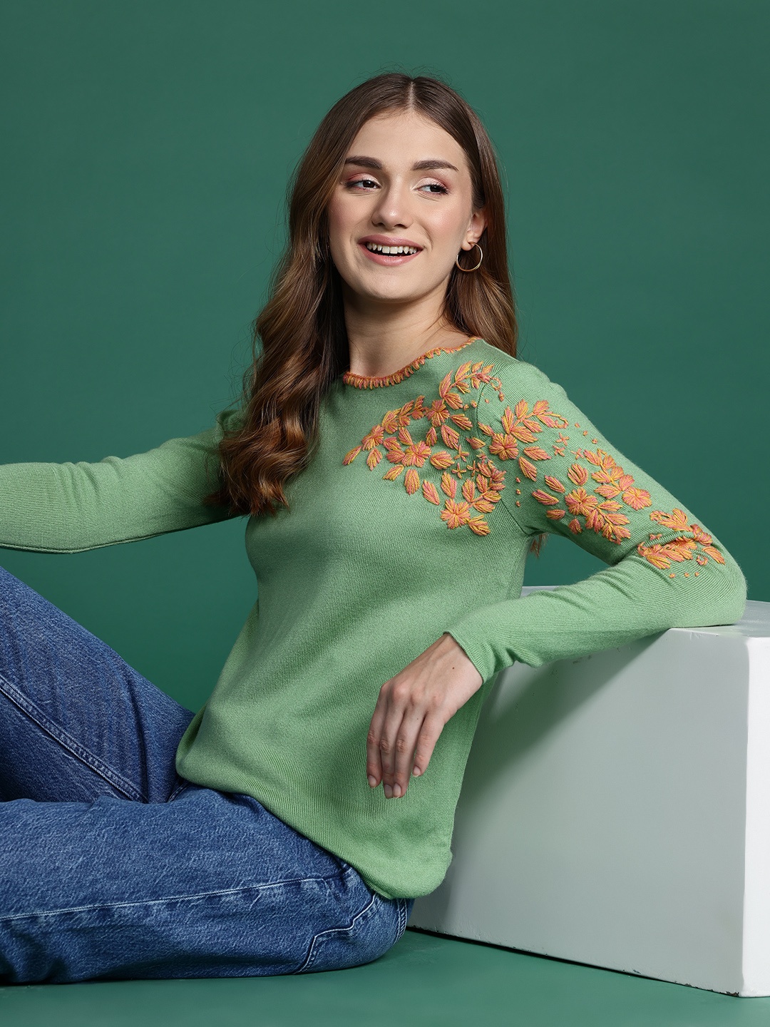 

DressBerry Embroidered Pullover, Green