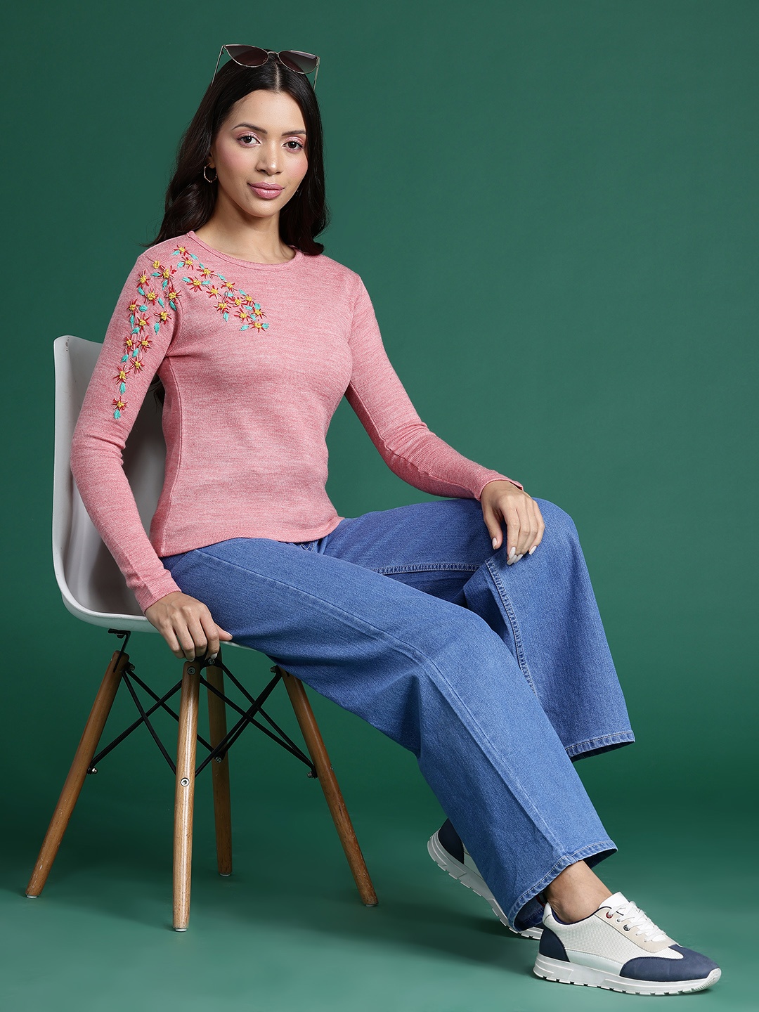 

DressBerry Embroidered Floral Acrylic Pullover, Pink