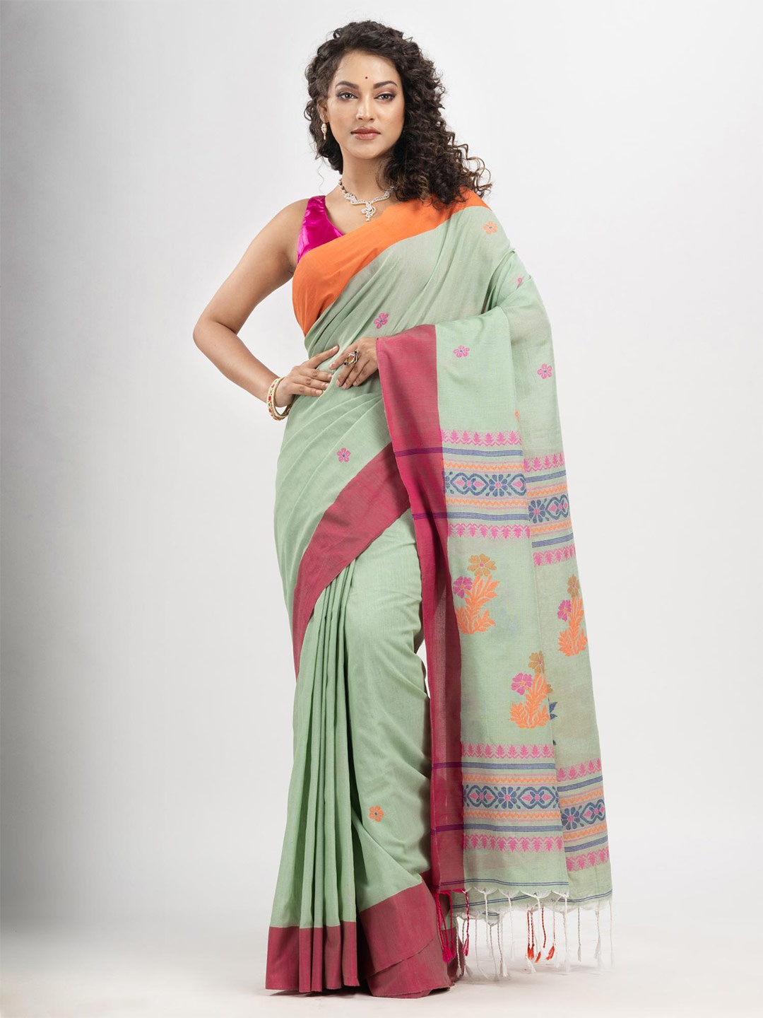 

Angoshobha Ethnic Motifs Woven Design Pure Cotton Handloom Saree, Green