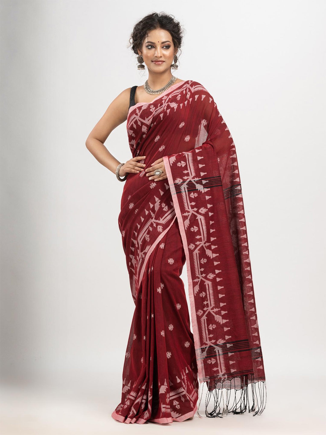 

Angoshobha Ethnic Motifs Pure Cotton Jamdani Saree, Maroon