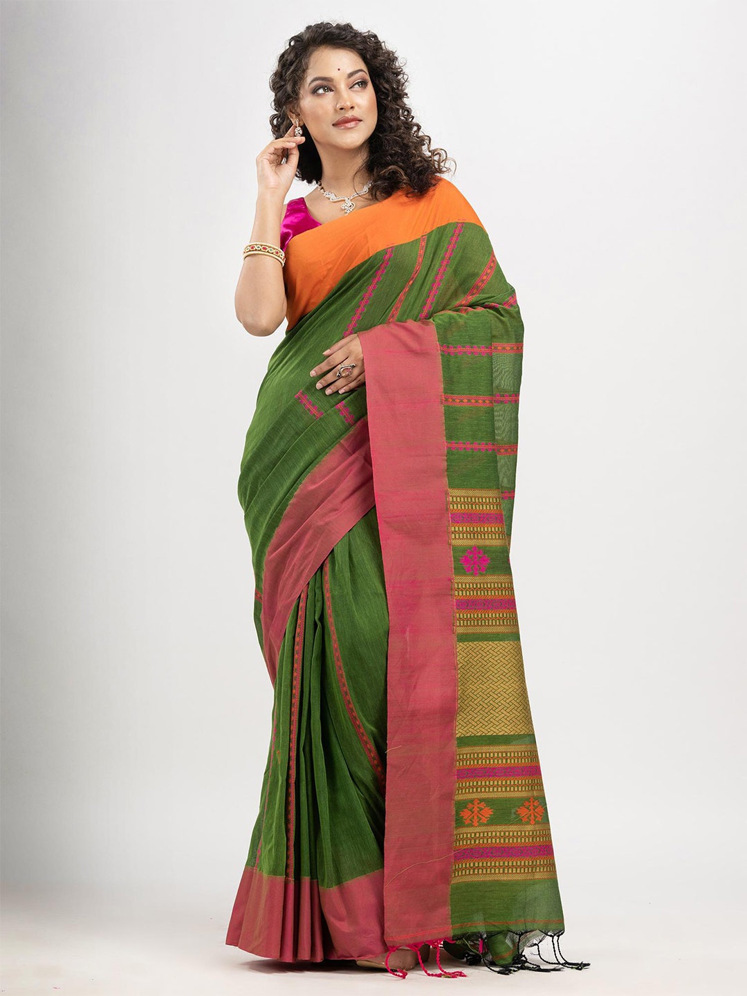 

Angoshobha Ethnic Motifs Woven Design Pure Cotton Saree, Green