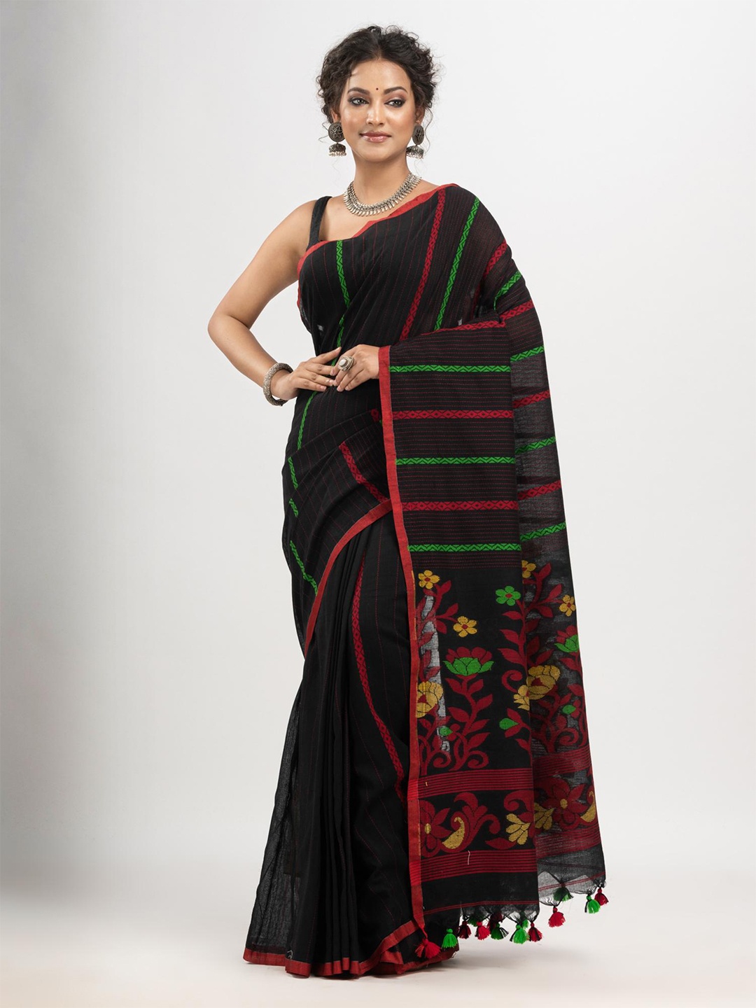

Angoshobha Striped Woven Design Pure Cotton Saree, Black