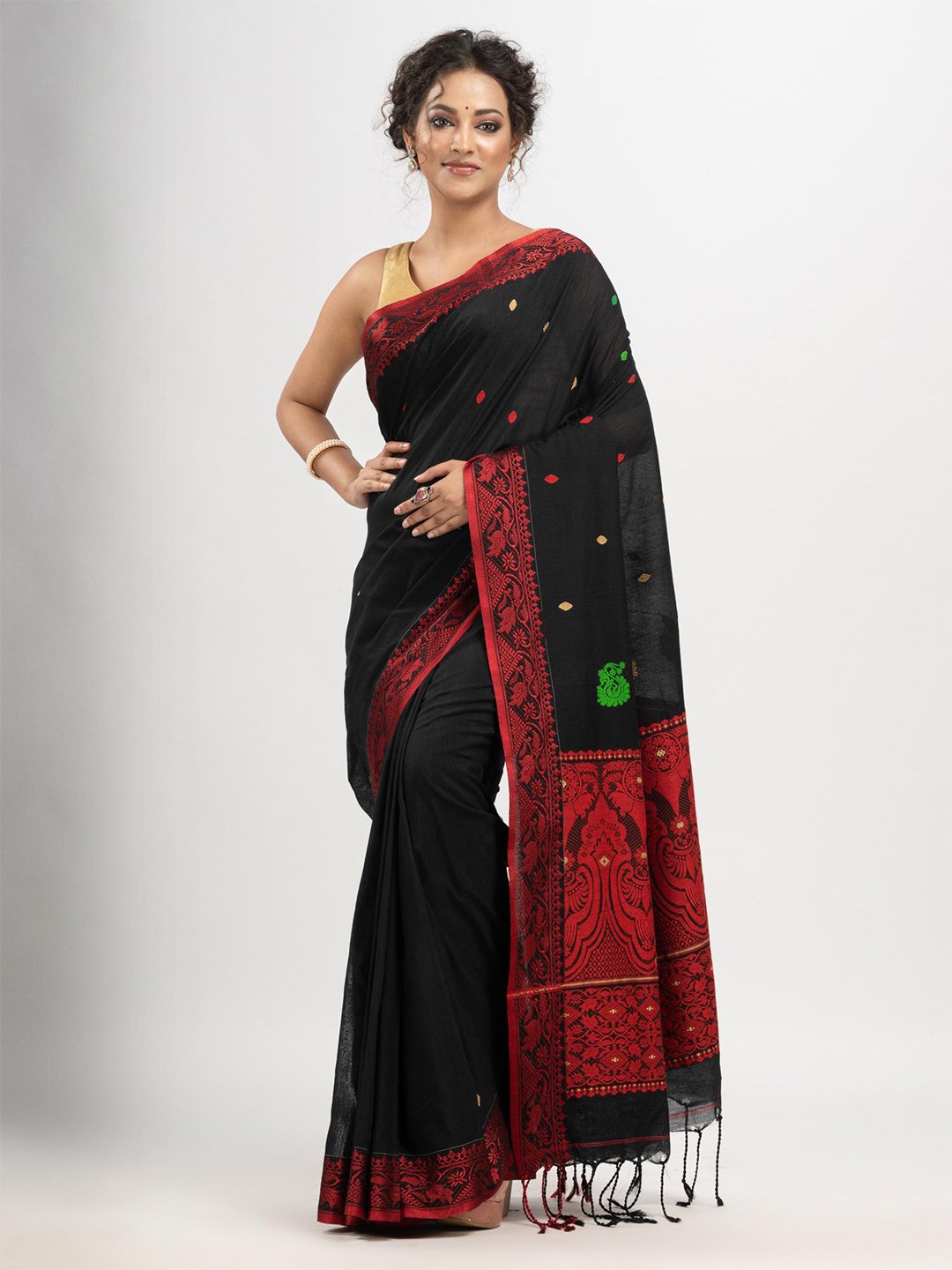 

Angoshobha Ethnic Woven Design Pure Cotton Saree, Black