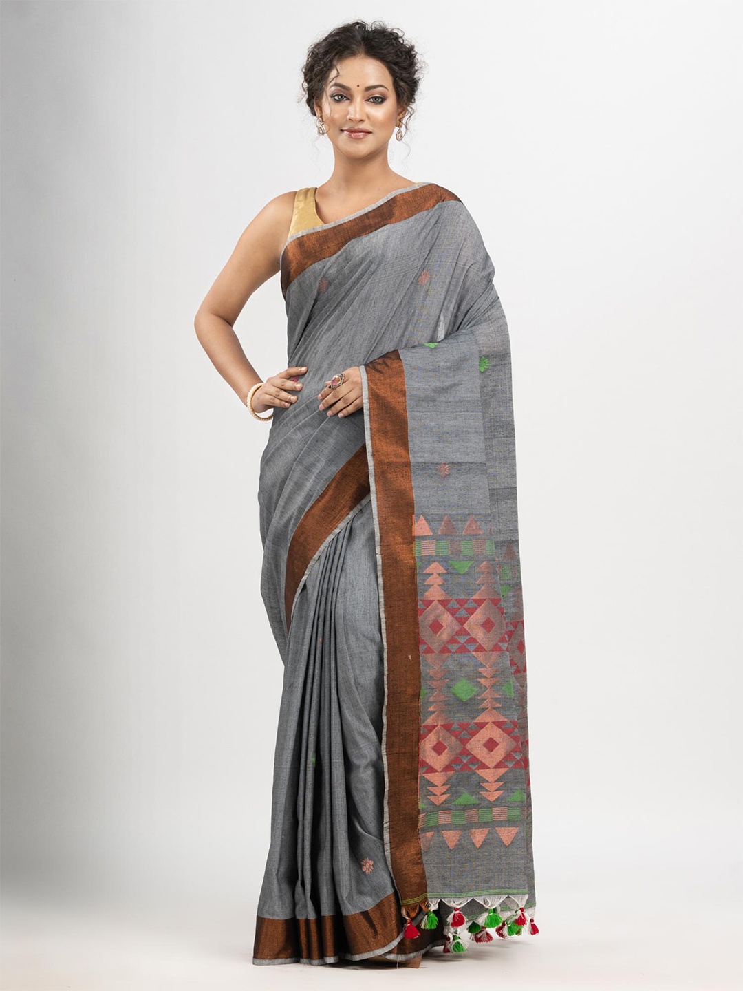 

Angoshobha Abstract Woven Design Pure Cotton Saree, Grey