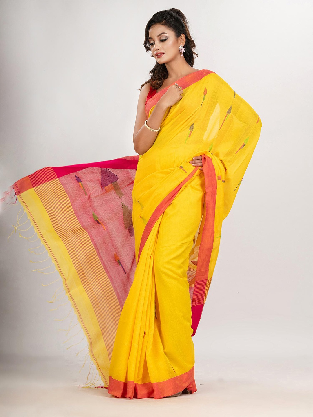 

Angoshobha Ethnic Woven Design Jamdani Saree, Yellow