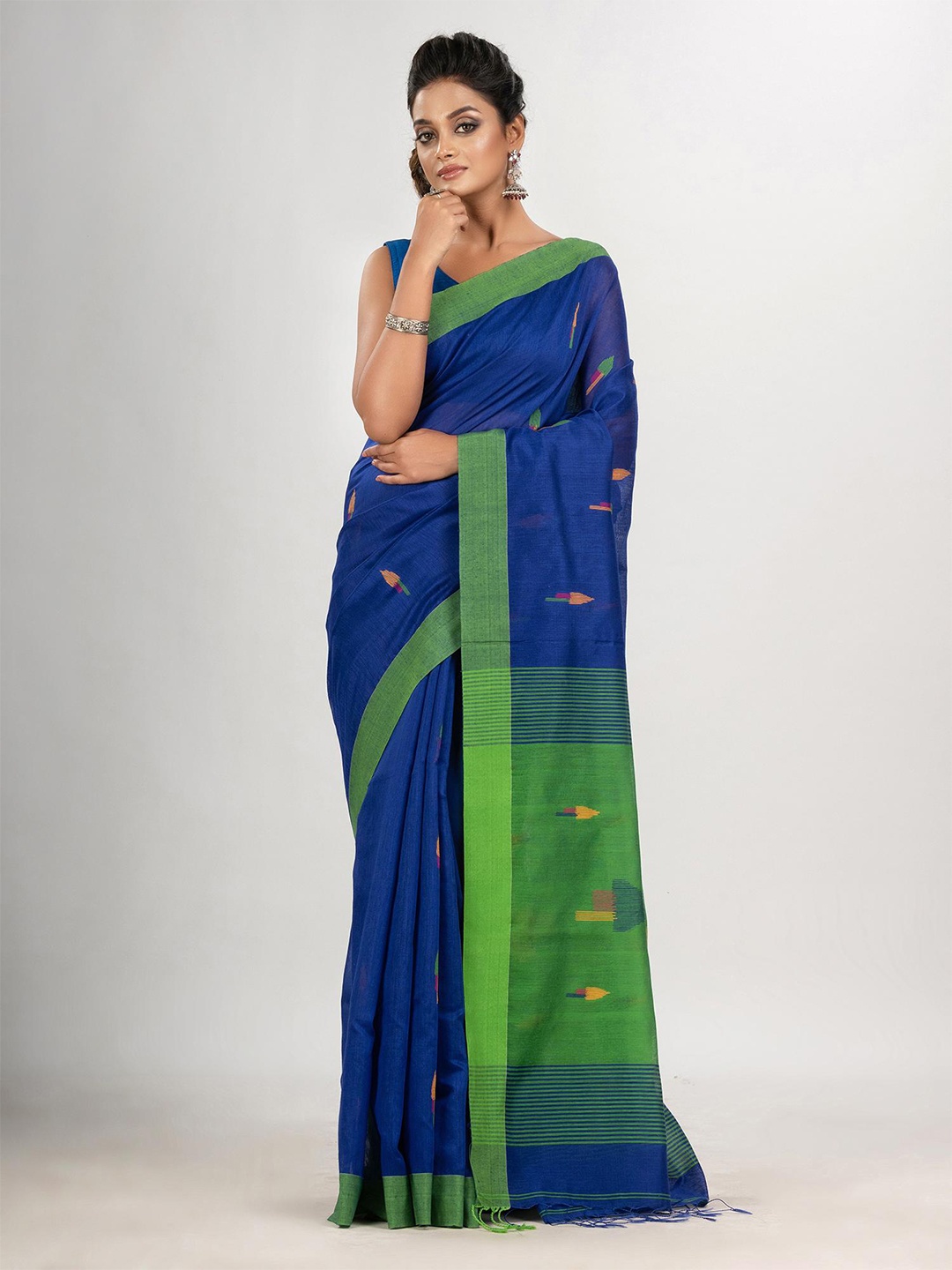 

Angoshobha Ethnic Woven Design Jamdani Saree, Blue