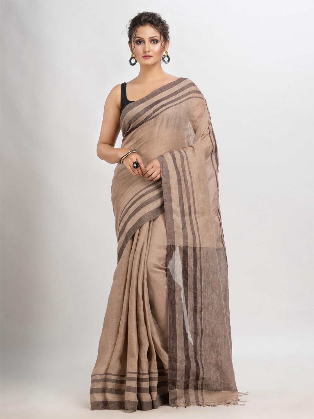 

Angoshobha Striped Pure Linen Saree, Beige