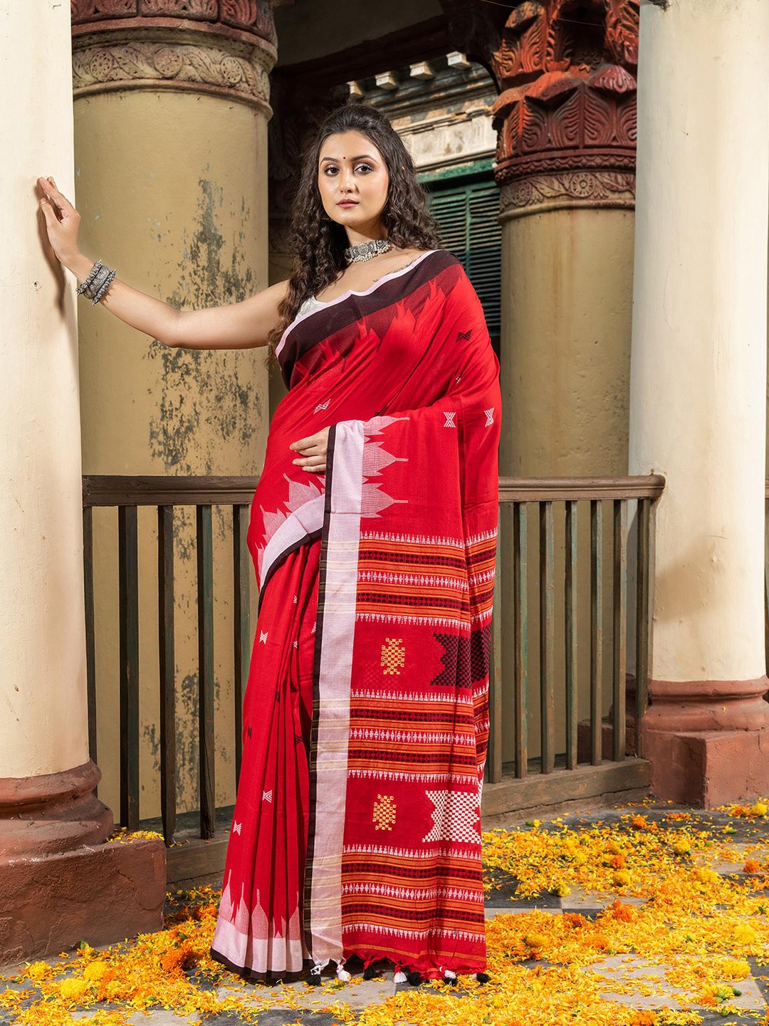 

Angoshobha Ethnic Motifs Zari Pure Cotton Saree, Red