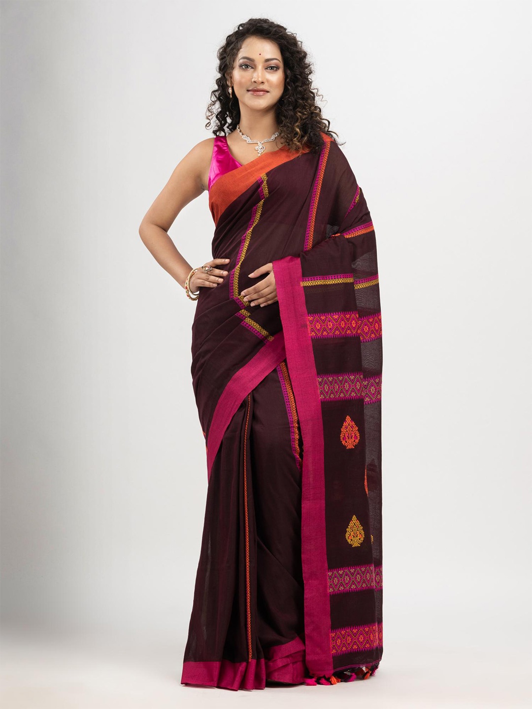 

Angoshobha Ethnic Motifs Woven Design Pure Cotton Saree, Brown