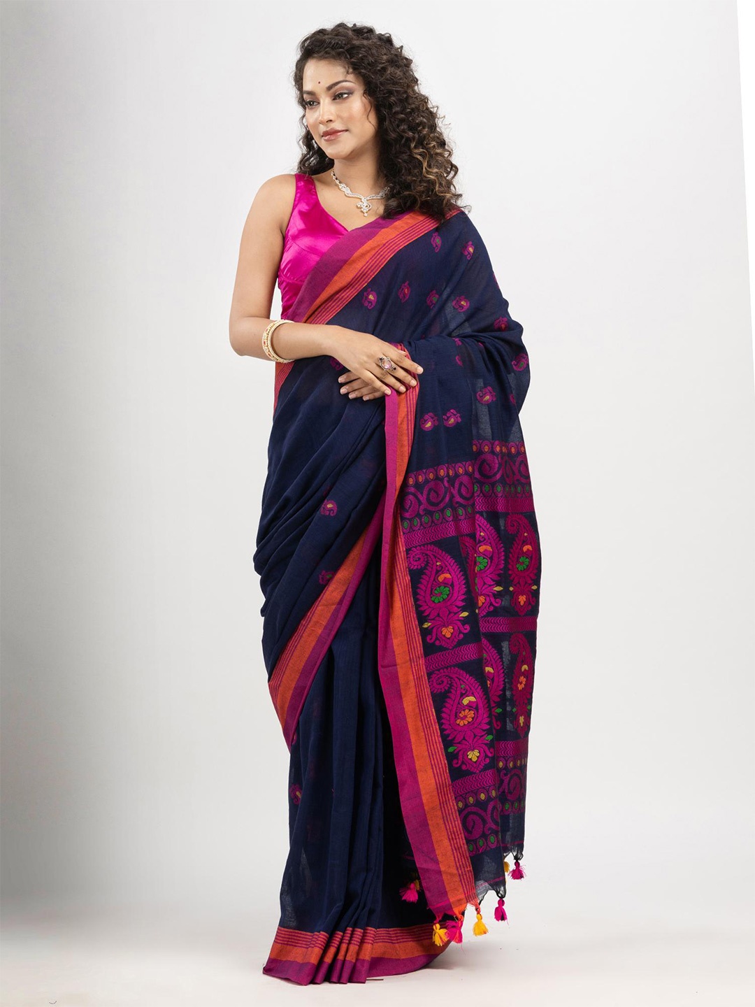 

Angoshobha Floral Zari Pure Cotton Handloom Saree, Blue