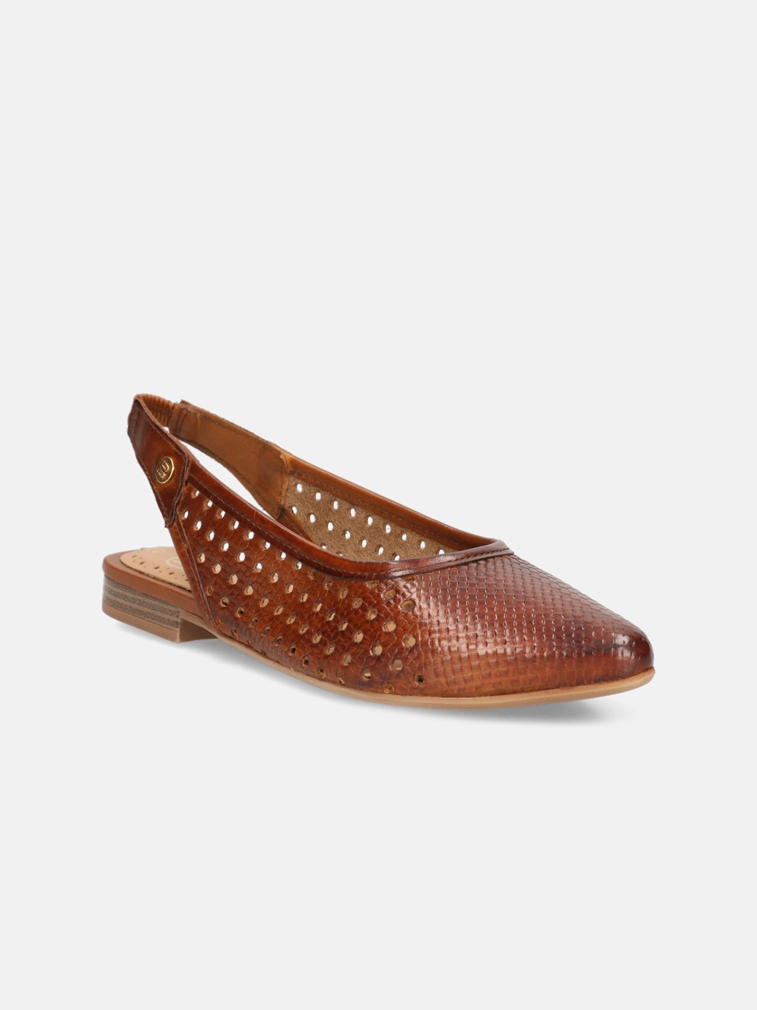 

BAGATT Women Textured Pointed Toe Ballerinas, Brown
