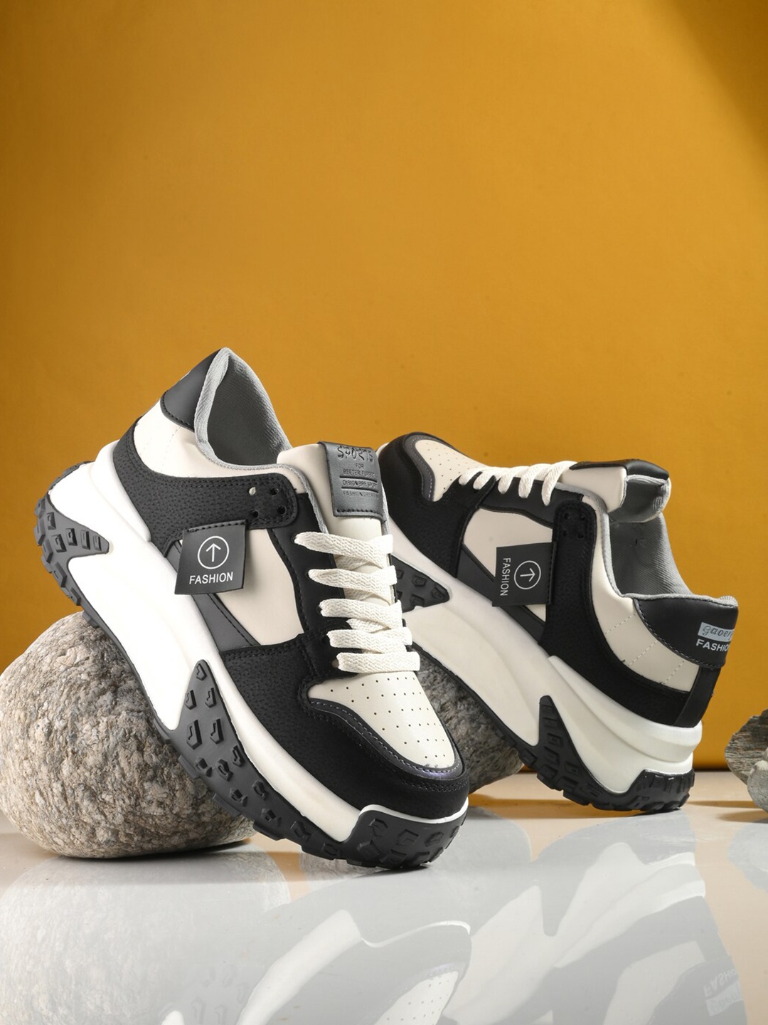 

The Roadster Lifestyle Co Women Colourblocked Lace-Ups Running Sports Shoes, White