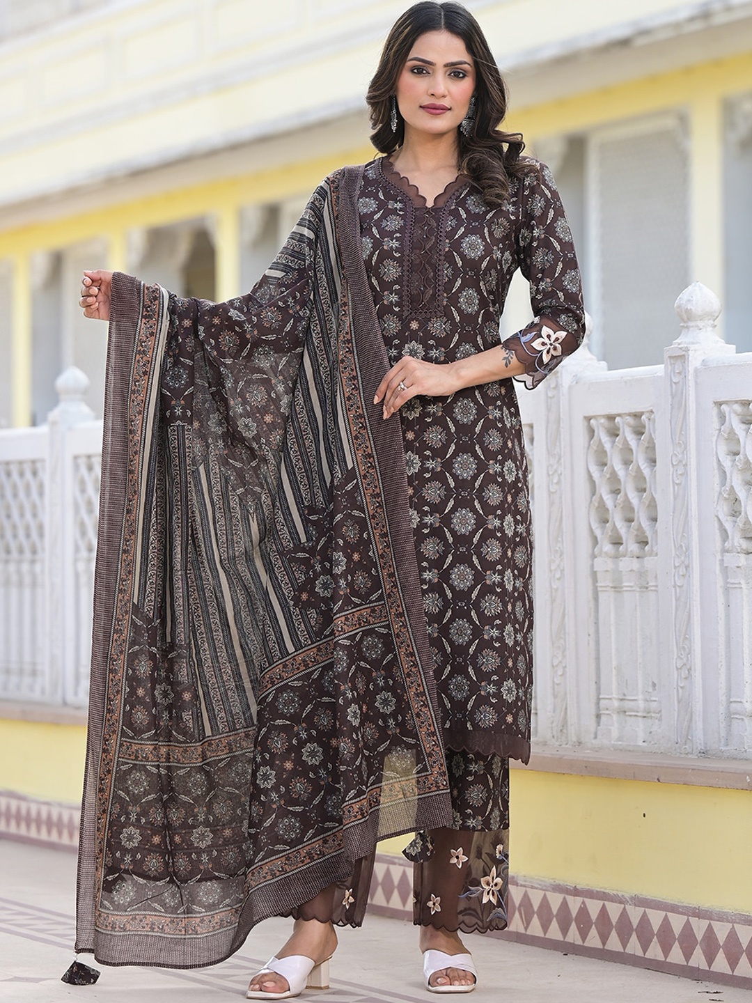 

Yufta Ethnic Motifs Printed Regular Pure Cotton Kurta with Trouser & Dupatta, Brown