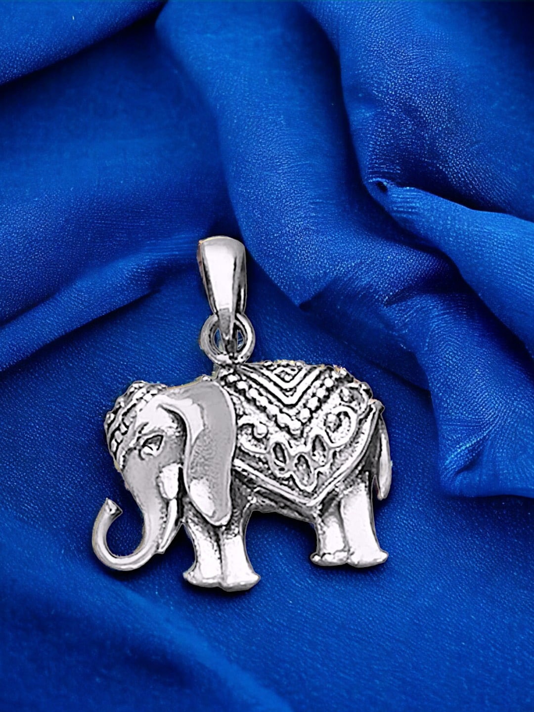 

Taraash 925 Sterling Silver Elephant Shaped Pendants