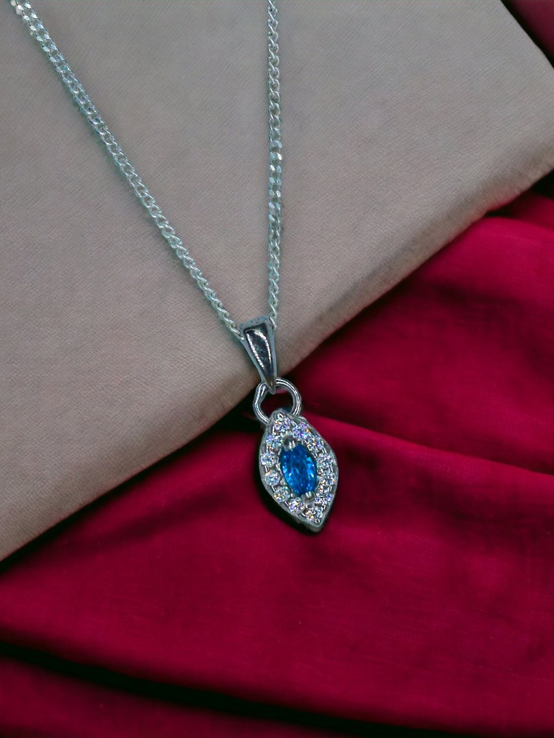 

Taraash 925 Sterling Silver Cubic Zirconia Studded Oval Pendant with Chain, Blue