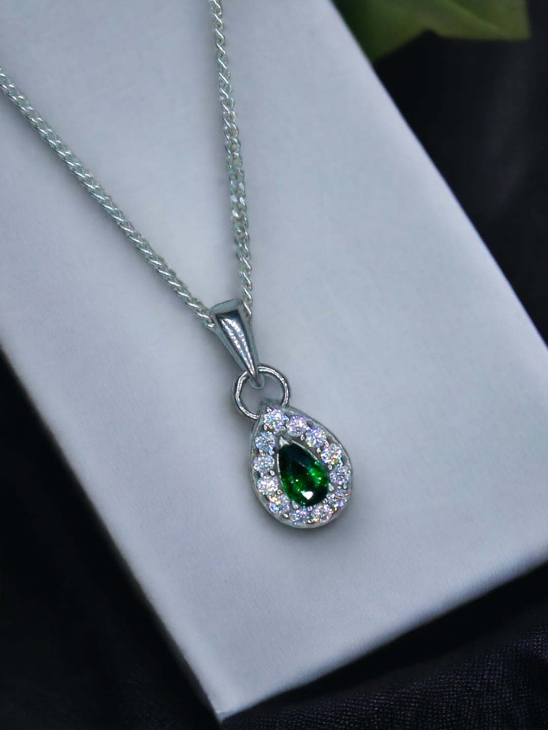 

Taraash 925 Sterling Silver Cubic Zirconia Studded Teardrop Shaped Pendant with Chain, Green