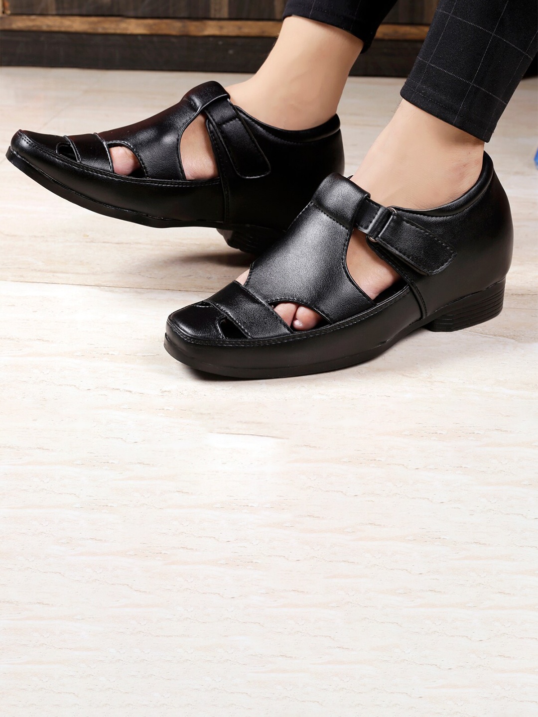 

Bxxy Men Hidden Elevator Shoe-Style Sandals, Black