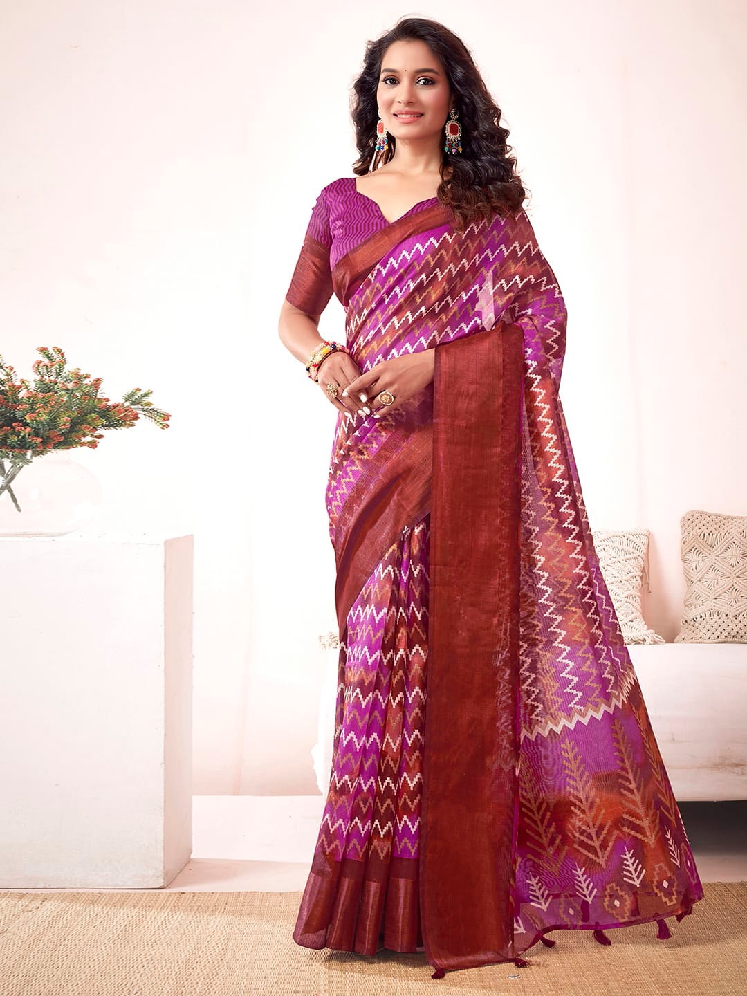 

KALINI Geometric Print Zari Ikat Saree, Pink