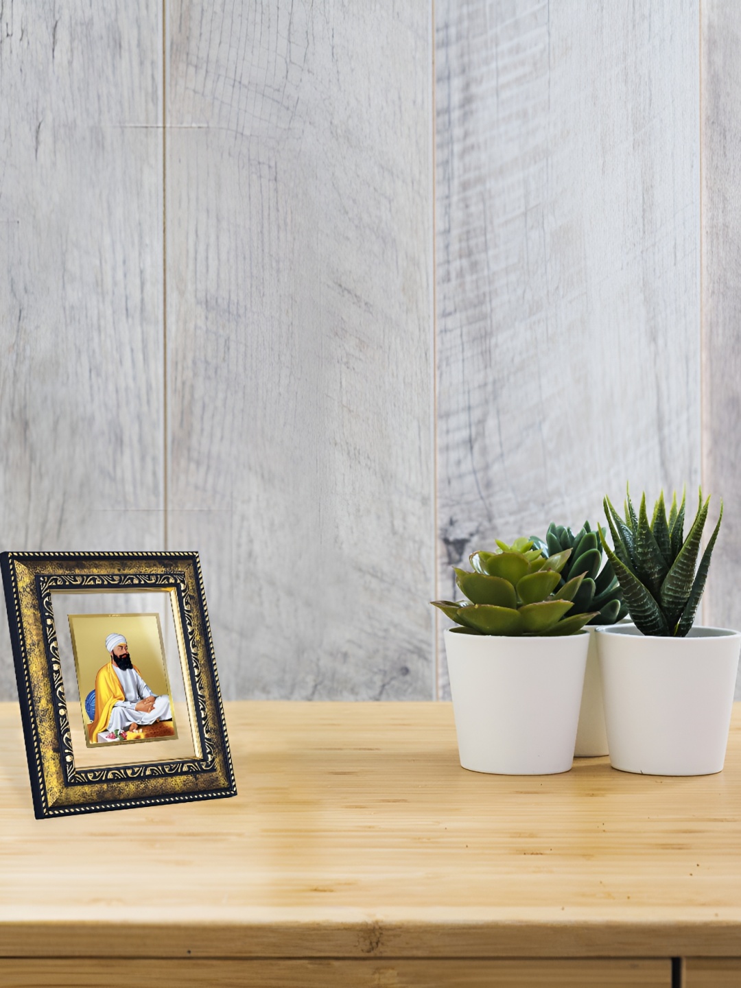 

DIVINITI Brown & White Glass Table Photo Frame