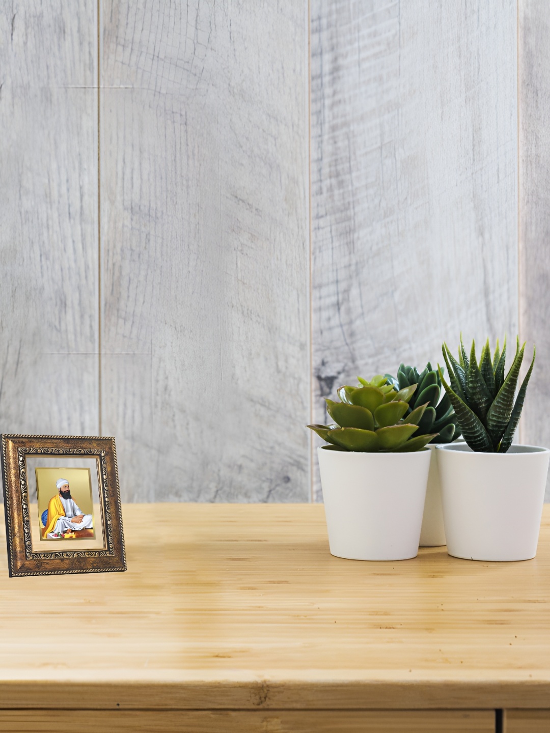 

DIVINITI Brown & White Guru Teg Bahadur JI Religious Glass Wall Photo Frames
