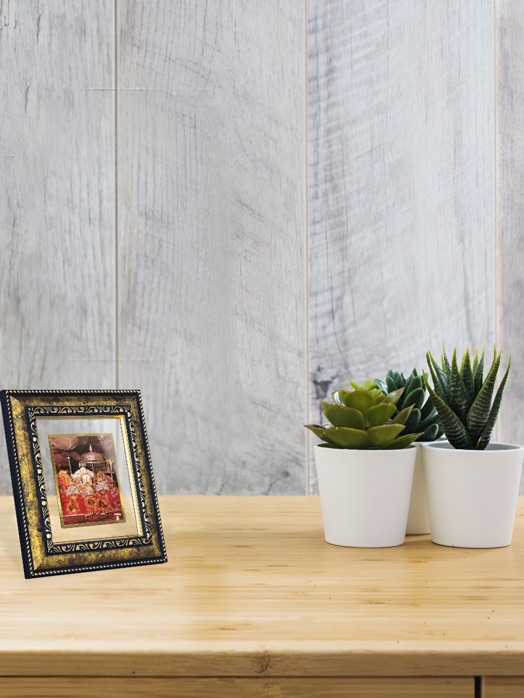 

DIVINITI Gold-Toned & Black Glass Wall Photo Frames