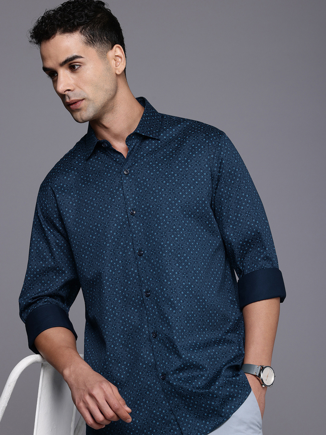 

Allen Solly Ethnic Motifs Printed Pure Cotton Sport Fit Casual Shirt, Navy blue