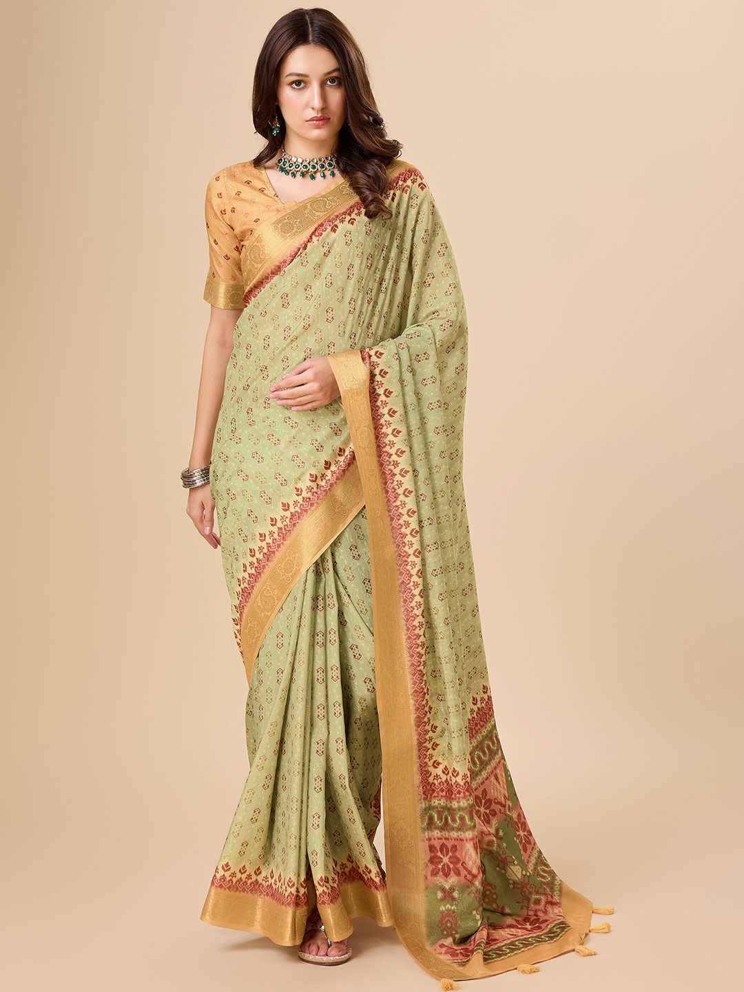 

Rekha Maniyar Floral Zari Art Silk Saree, Green