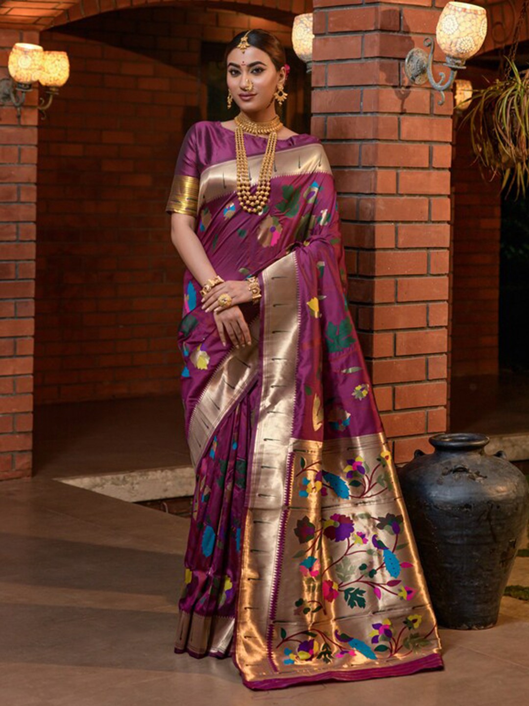 

Kandora Woven Design Zari Pure Silk Paithani Saree, Magenta