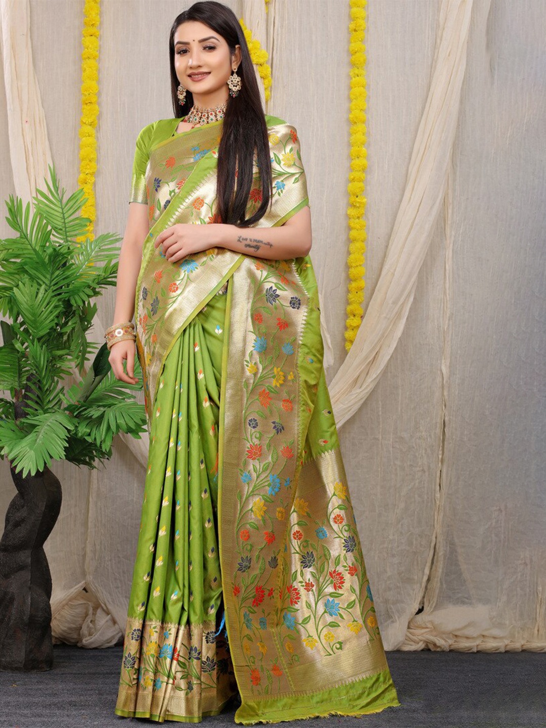 

Kandora Floral Woven Design Pure Silk Paithani Saree, Green