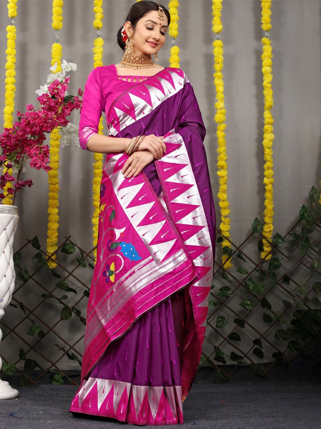 

Kandora Floral Woven Design Pure Silk Paithani Saree, Purple