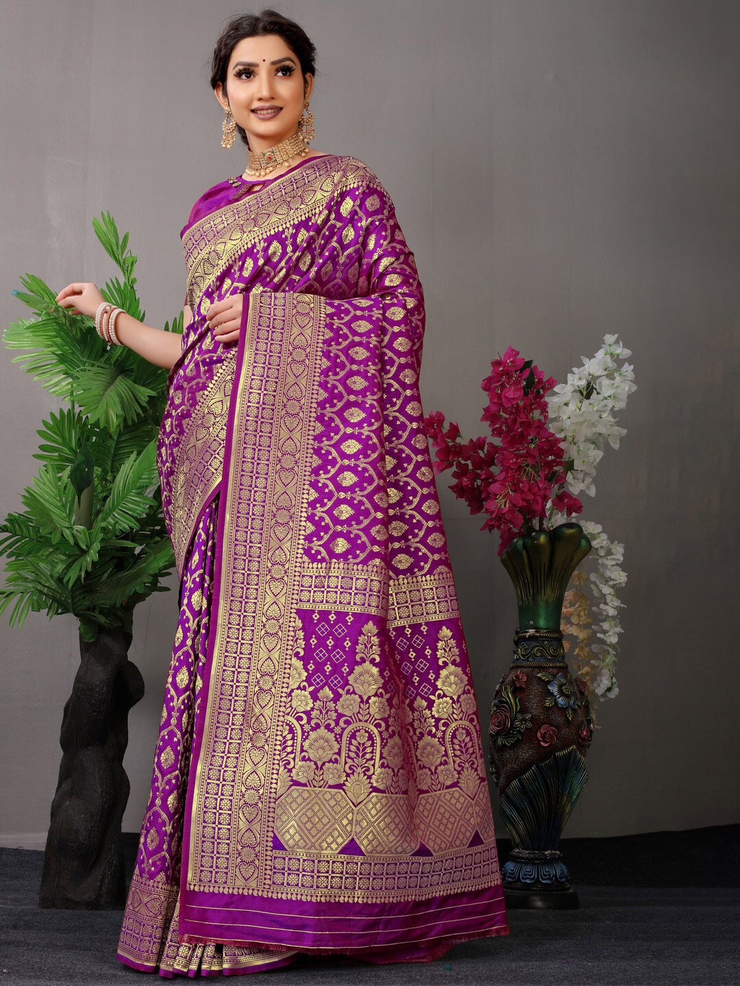 

Kandora Floral Woven Design Zari Pure Silk Banarasi Saree, Purple