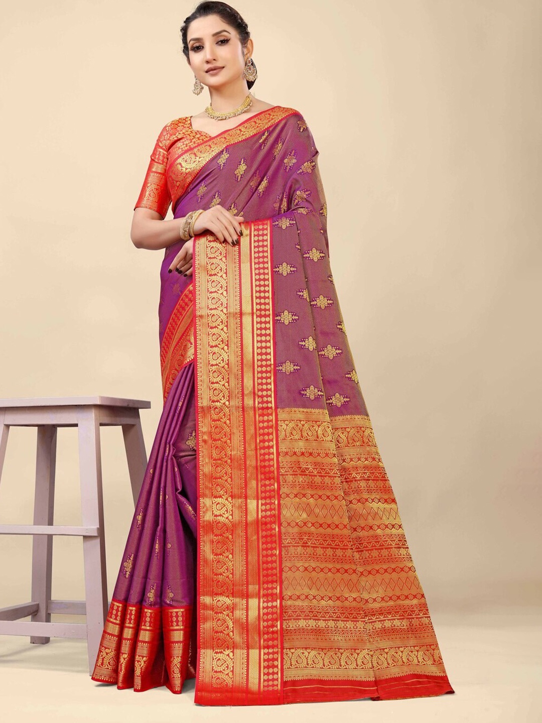 

Kandora Floral Woven Design Zari Pure Silk Banarasi Saree, Magenta