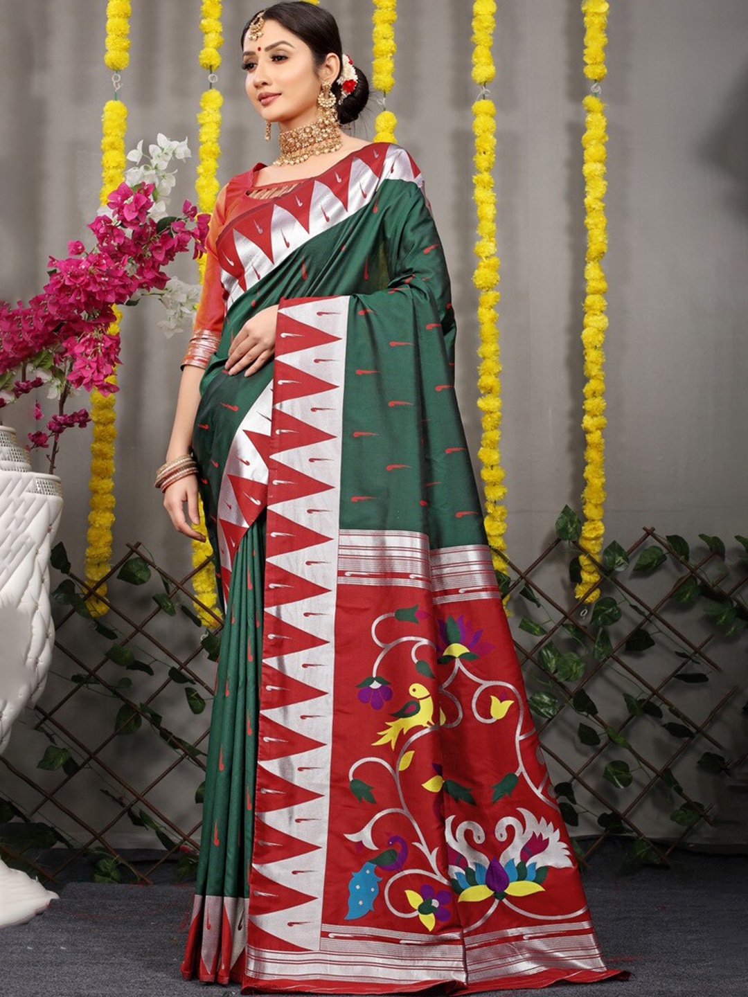 

Kandora Ethnic Motifs Woven Design Zari Pure Silk Paithani Saree, Olive