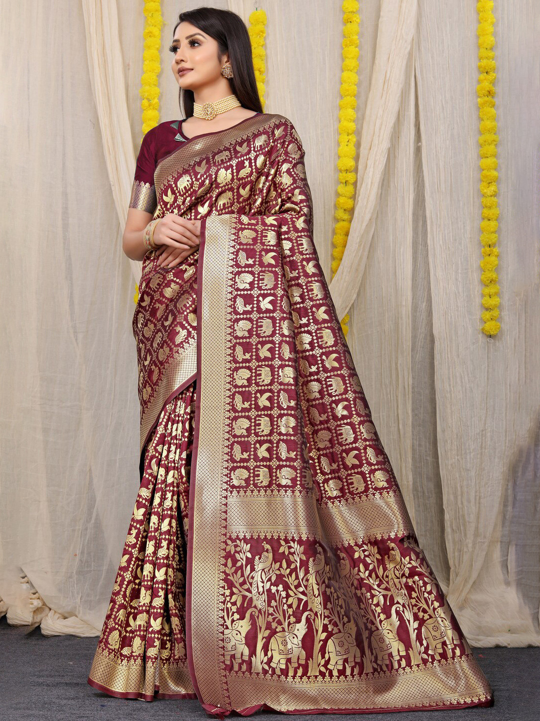 

Kandora Ethnic Woven Design Pure Silk Banarasi Saree, Maroon