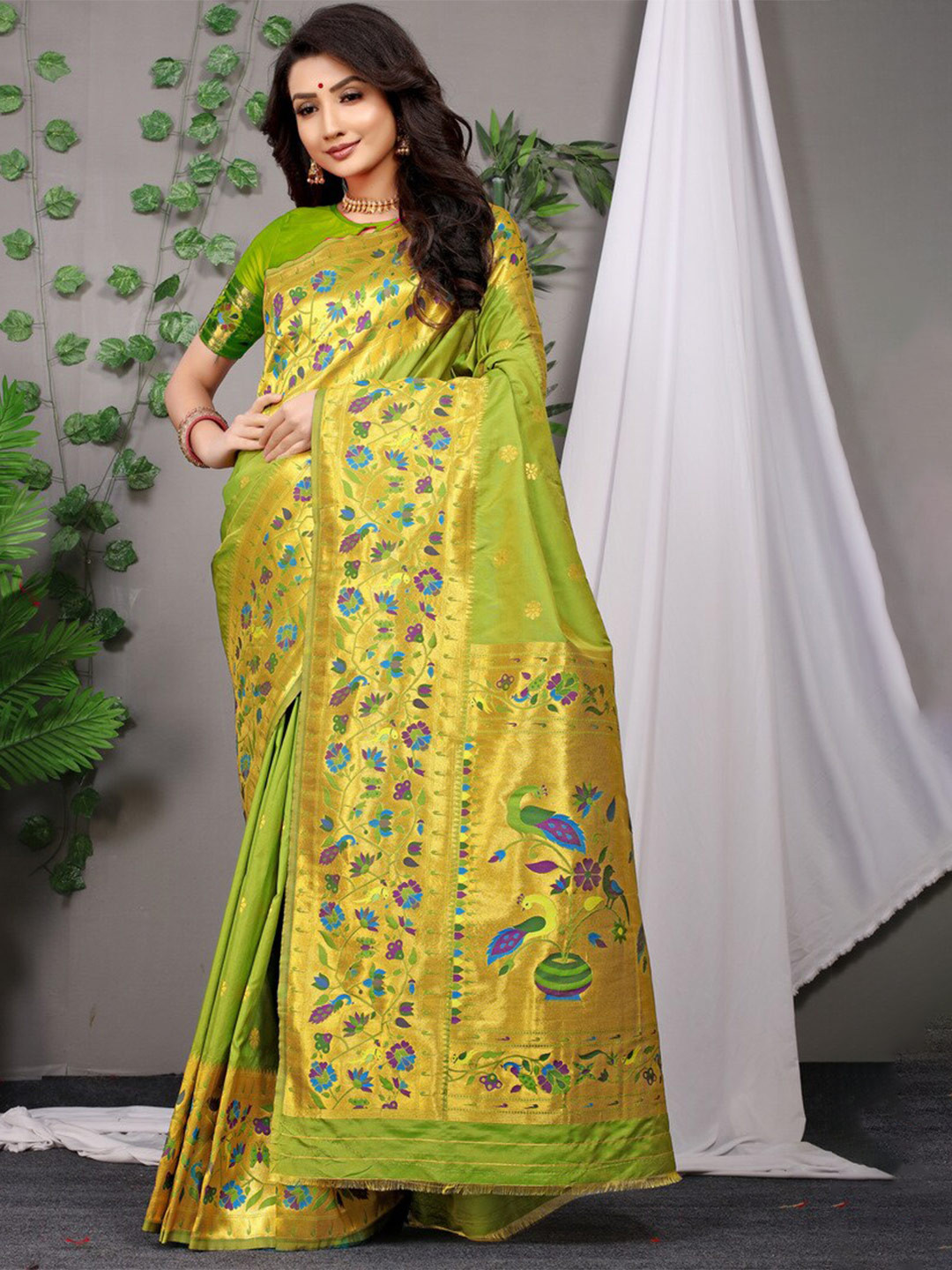 

Kandora Ethnic Motifs Woven Design Zari Pure Silk Paithani Saree, Green